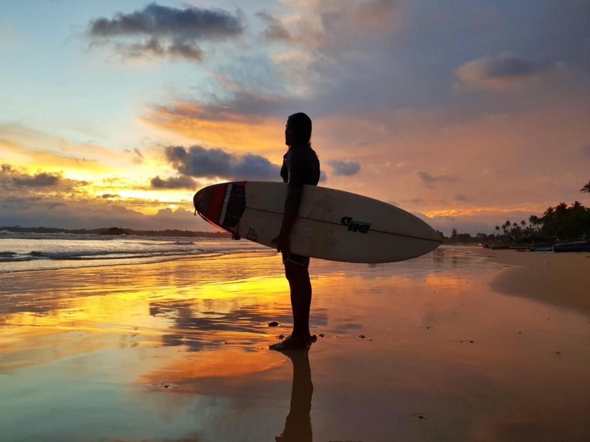 Alma Beach Hotel Weligama Kültér fotó