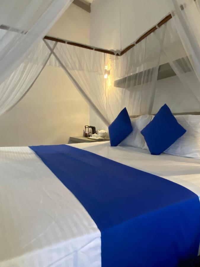 Alma Beach Hotel Weligama Kültér fotó