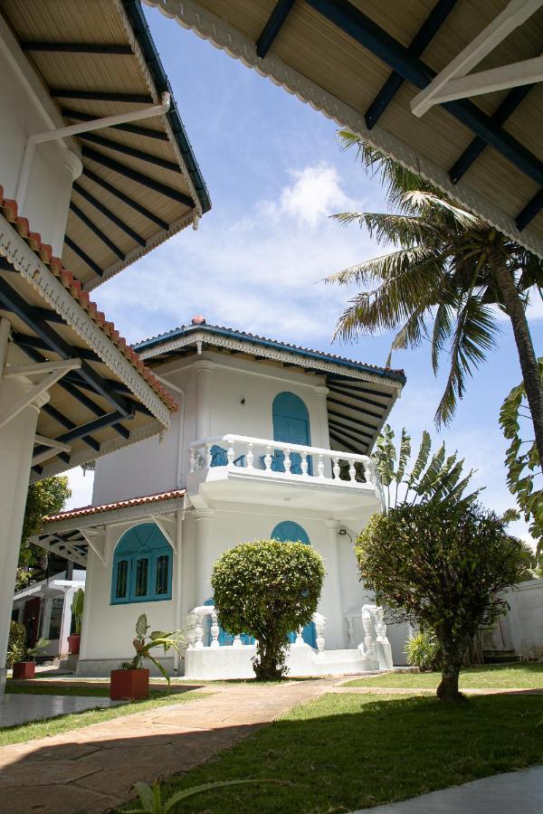 Alma Beach Hotel Weligama Kültér fotó